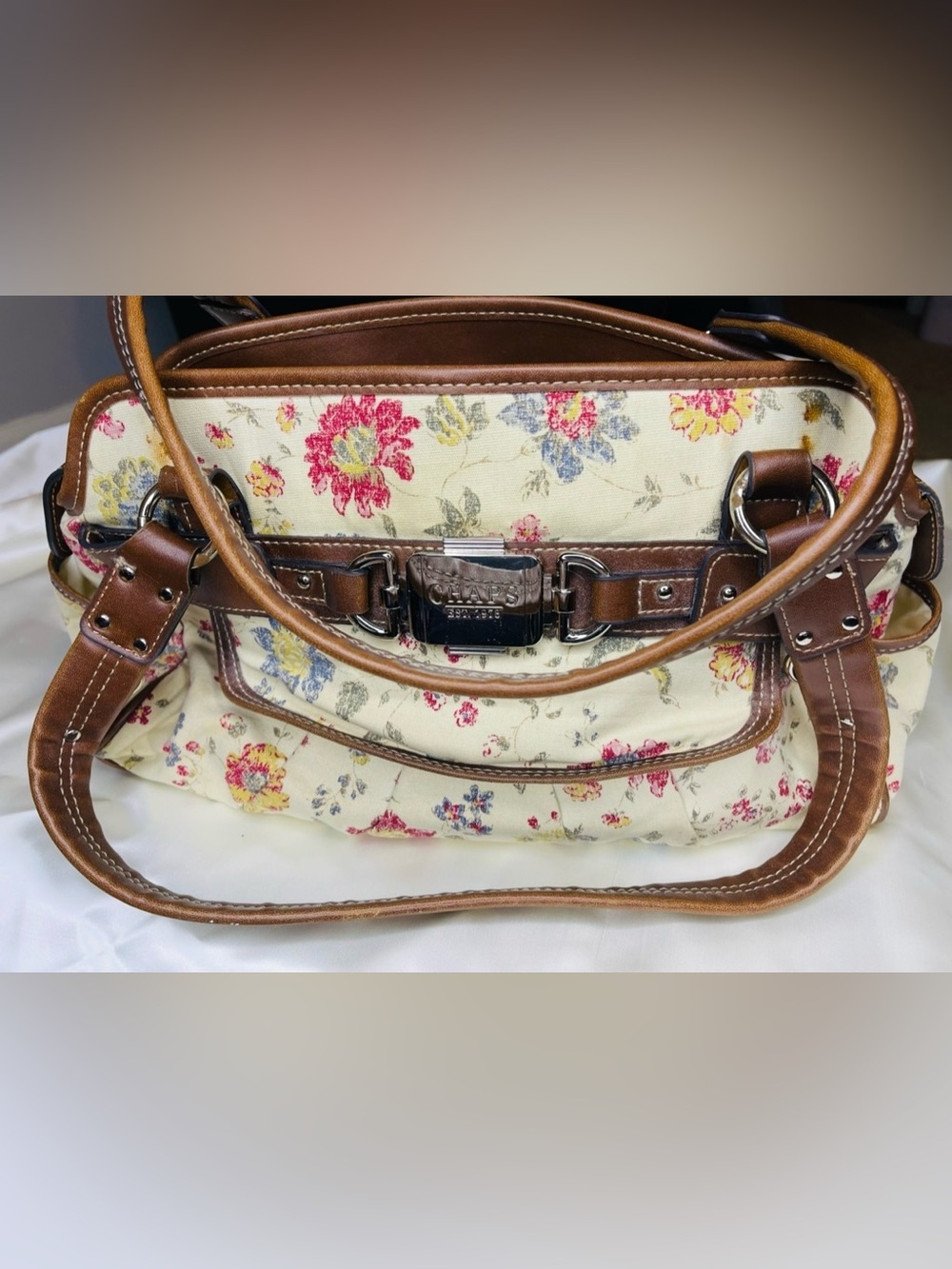 CHAPS | Cream Floral Shoulder Bag with Brown Leather Trim - Picture 2 of 16